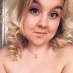 Laura Benton - @laura1.9.9.7 - Instagram