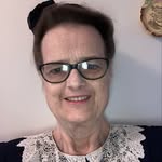 Laura Bethune - @bethune8004 - Instagram