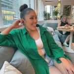 Laura Blake - @expandingwithlaura - Instagram