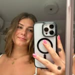 Laura - @laurabolducc - Instagram