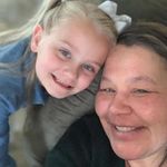 Laura Bremner - @momtoomany08 - Instagram