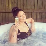 Laura bromley - @thefluctuating30yroldfairy - Instagram