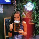 Laura Capps - @cappslockdown - Instagram