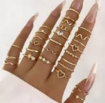 Lara Chop - Facebook