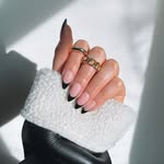 L A U R A - @nailsbylauraclaussen - Instagram