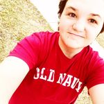 Laura Collette - @laurdawg17 - Instagram