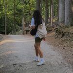 laura - @lauracrooms - Instagram