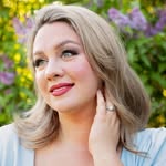 Laura Crowe - @lauracrowemusic - Instagram