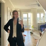 Laura Deer - @lauradeerrr - Instagram