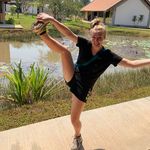 Laura Deer - @lauras__adventure - Instagram