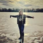 Laura Dilley - @theglamoregirl - Instagram