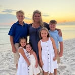 Laura Downs - Facebook