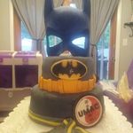 Laura Feeley - @incredible_customcakes - Instagram