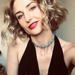 Laura Goodreau - @salutationsandgoodvibrations - Instagram