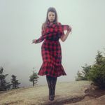 Laura Gust - @dating_my_wardrobe - Instagram
