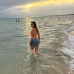 Laura He - Facebook