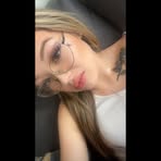 Lara Holy - Facebook