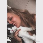 @laura_holy - Instagram