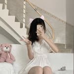 Laura Howells - @laurahowells675 - Instagram