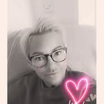 laura howells - @laurahowells3 - Instagram