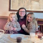 Laura Ireland - @lireland15 - Instagram