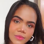 LauraApolinario@& - @laurakernan42 - Instagram