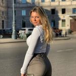 Laura Klement - @lauraklement80 - Instagram