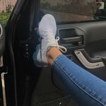Laura knecht - @lauralol3738 - Instagram