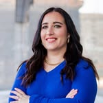 Laura Loewen - @michiganrealtorbestie - Instagram