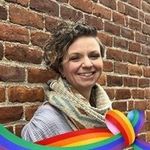 Laura Luker - @librarianell - Instagram