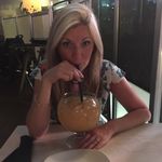 Laura Adams (lyle) - @lauralyleadams - Instagram