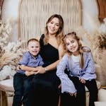 Laura Lyle - @heartslola - Instagram