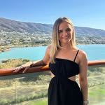 Laura Moffat - @laura_moffat - Instagram