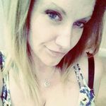 Laura Moffat - @behindblueyez - Instagram