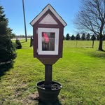 Laura Mosier - @grannys_book_barn - Instagram