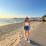 Laura Neale - @laurajneale - Instagram