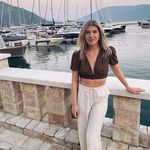 Laura Neale - @laura_neale - Instagram