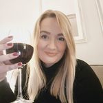Laura Neale - @lauraneale1987 - Instagram