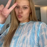 Laura De Neef - @lauradeneef - Instagram