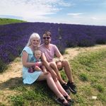 Laura Nielson & My Newbolds - @lauranielbold - Instagram
