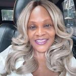 Laura Oneil - @laura.oneil.7923 - Instagram