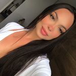 Laura Taís Pedrolo - @laurapedroloo - Instagram