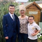 laura redding - @houseontowerhill - Instagram