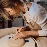 Laura Schaffner Pottery - @laura.schaffner.pottery - Instagram