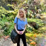 Laura Scherr - @laurathenotary - Instagram