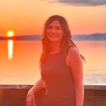 Laura Schweizer - @hotmessdesigns2020 - Instagram