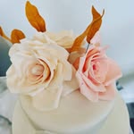 Laura Scofield - @bluebells_bakes - Instagram