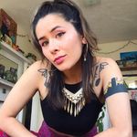 Laura Seger - @adventurenstuff - Instagram