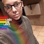 Laura Senter - @laura.senter.165 - Instagram