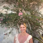 Laura Shay - @laurashay44 - Instagram